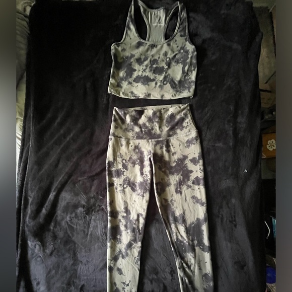 EVCR Compression workout set: Crop Tank and leggings-size medium - Picture 3 of 12
